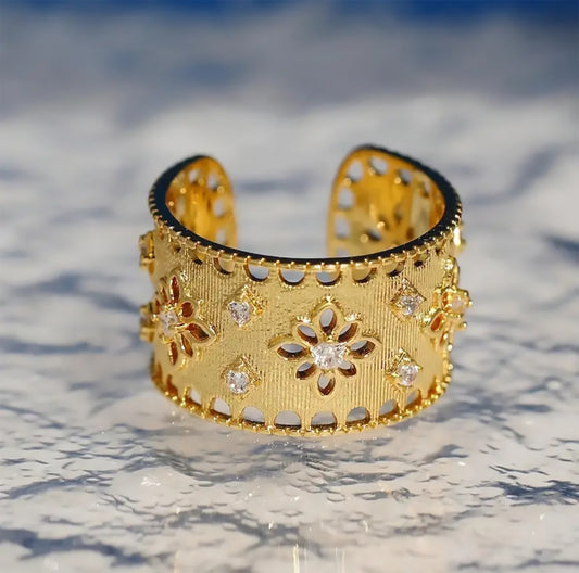Luxury Openwork Crystal Studded Ring