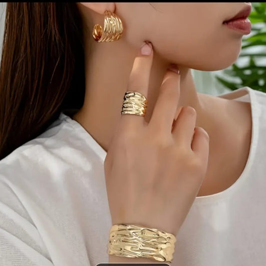 Golden  Cuff Bracelet Set