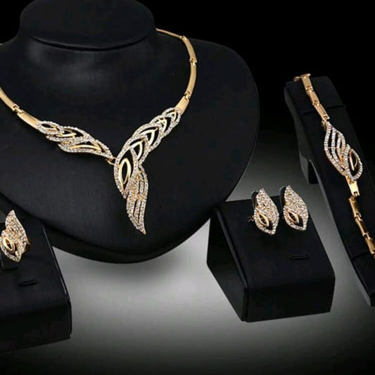 Luxury Golden Zircon Studded Necklace Set