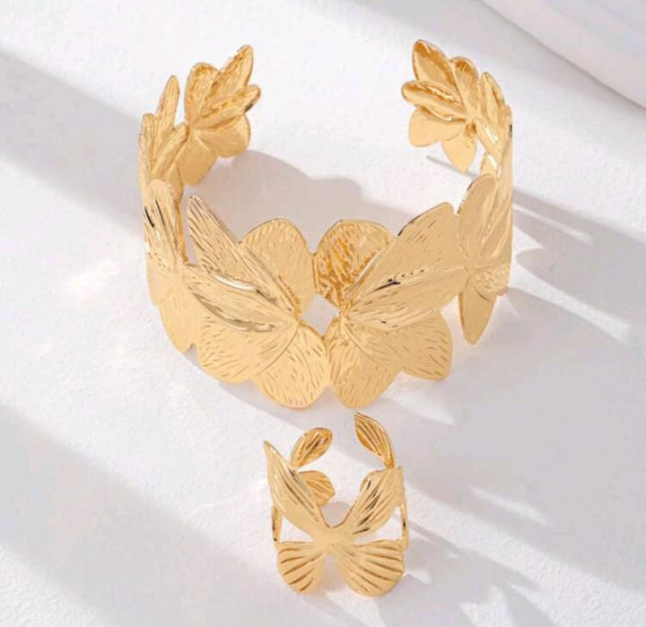 Premium Golden Bracelet Set