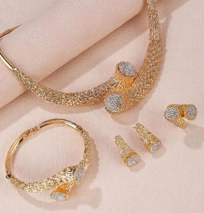 High-End Glamorous Zircon Gold Necklace Set