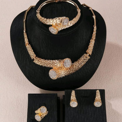 High-End Glamorous Zircon Gold Necklace Set