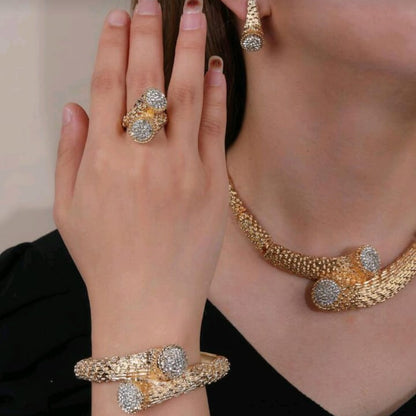 High-End Glamorous Zircon Gold Necklace Set