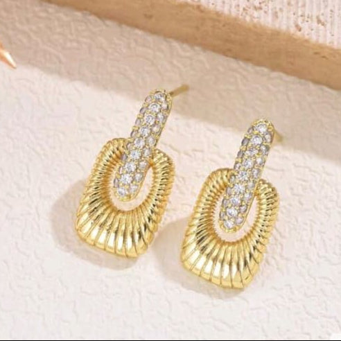 Versatile Gold Zirconium Pendant Set