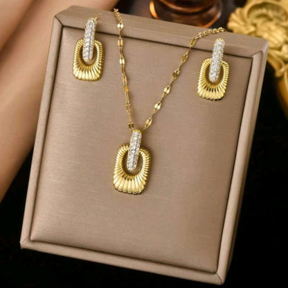 Versatile Gold Zirconium Pendant Set