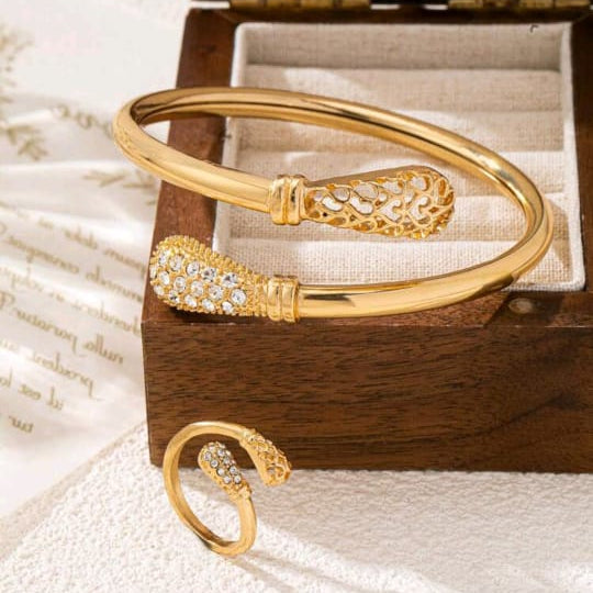 Elegant Golden Bracelet Set