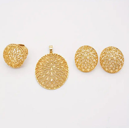 Classic Golden Round Pendant Set