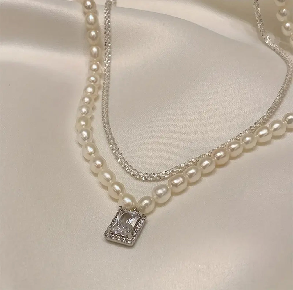 Elegant Silver Stone Pendant With Pearls