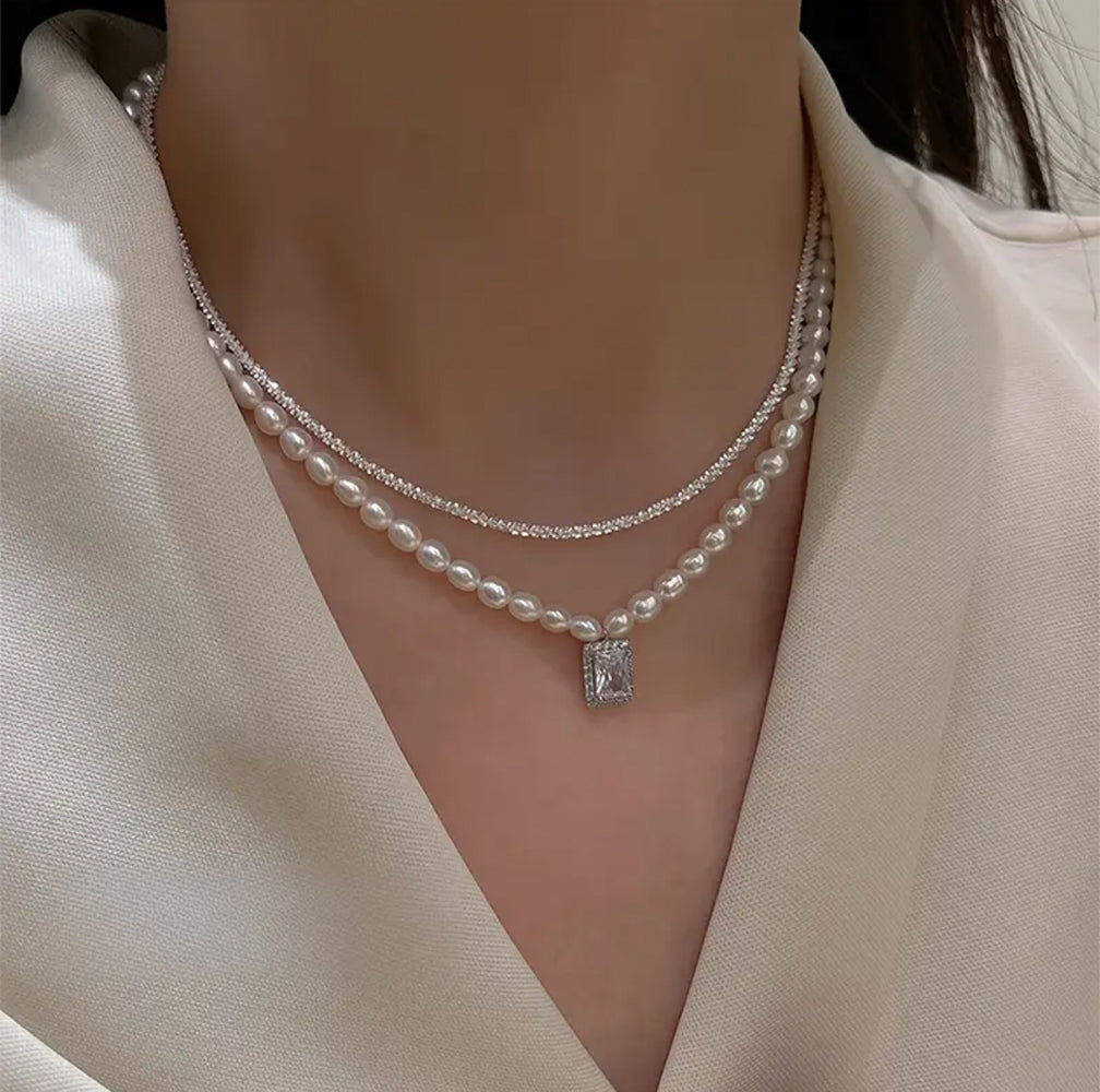 Elegant Silver Stone Pendant With Pearls