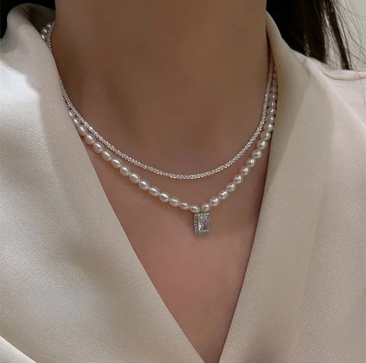 Elegant Silver Stone Pendant With Pearls