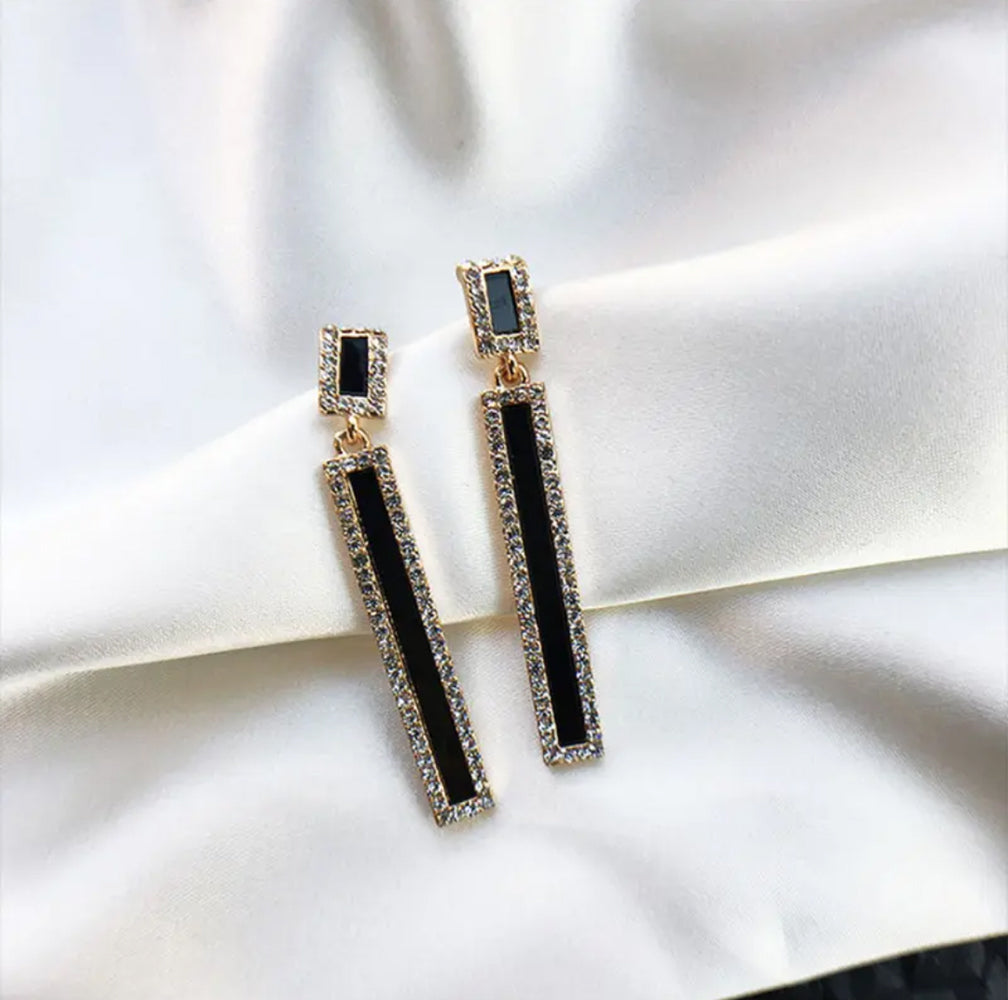 Elegant Geometric Dangle Earrings