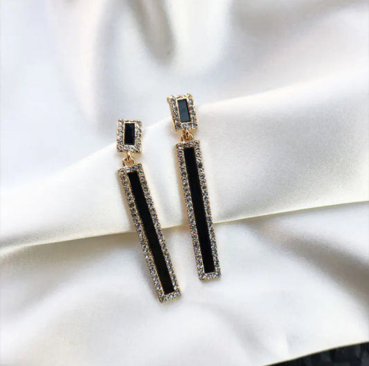 Elegant Geometric Dangle Earrings